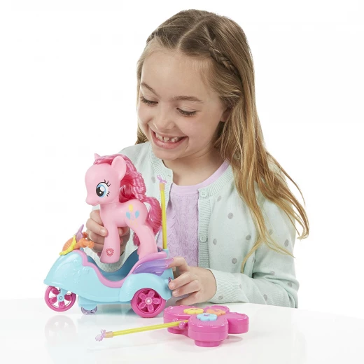 My Little Pony Pinkie Pie RC Scooter - هاسبرو - Image 3