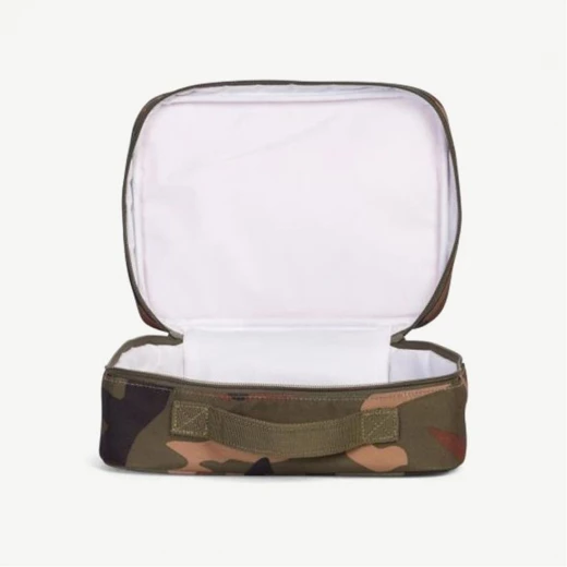 Herschel Pop Quiz Lunch Box  Color: Woodland Cmo/M - هيرشل - Image 4