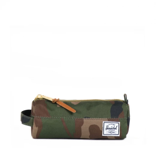 Herschel Settlement Case Color: W Camo Herschel Settlement Case Color: W Camo