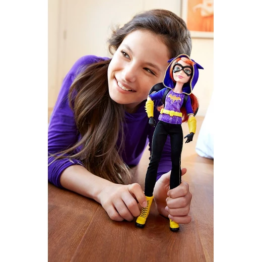 DC Super Hero Girl Batgirl Action Doll, with Realistic Facial Detailing, Iconic Ring Gear and Accessories - دي سي سوبرهيرو - Image 11