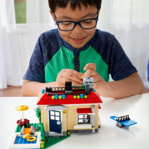 LEGO Creator: Modular Poolside Holiday - ليجو - Image 3