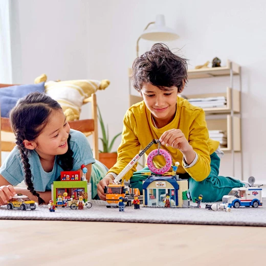 LEGO City: Donut shop opening - ليجو - Image 4