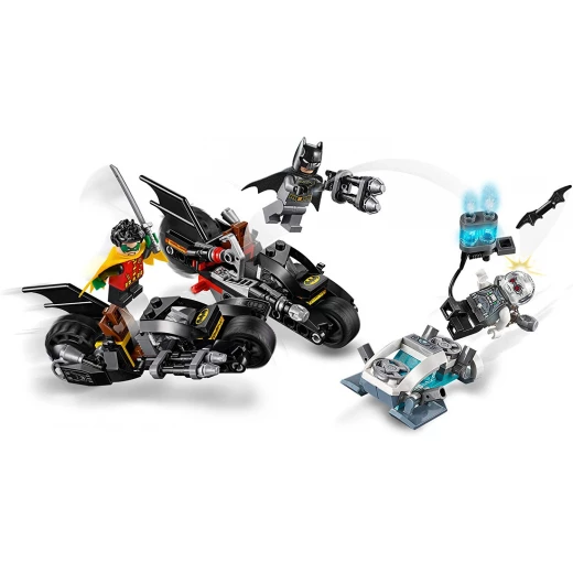 LEGO Superheroes: Mr. Freeze™ Batcycle™ Battle - ليجو - Image 10