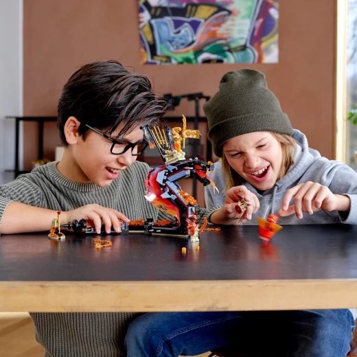 LEGO Ninjago Fire Fang Snake Toy for Kids with 4 Minifigures, Masters of Spinjitzu Playset, 463 pieces. - ليجو - Image 4