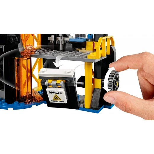 LEGO Ninjago Garmadon's Volcano Lair Playset - ليجو - Image 2