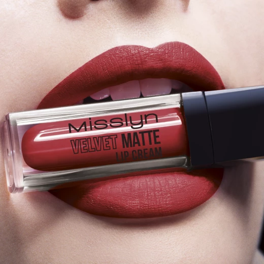 أحمر شفاه كريمي مخملي غير لامع من ميسلين، رقم 41، لون "لافابل - ميسلين - Image 2
