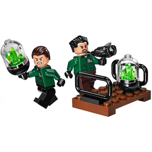 Lego Kryptonite Interception 306 Pieces - ليجو - Image 5