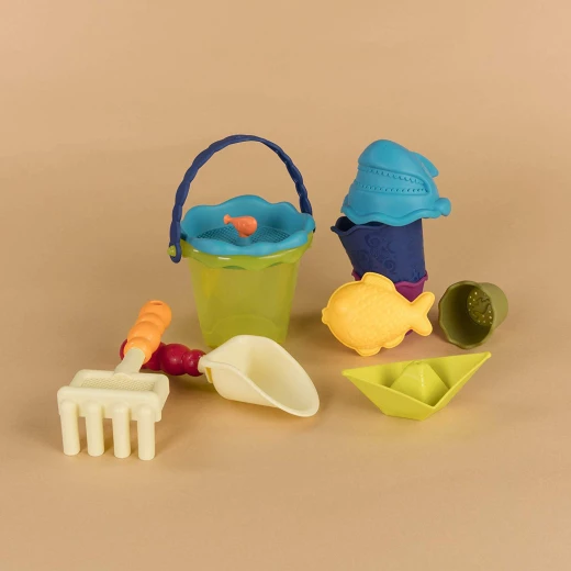 B. toys – Wavy-Wagon – Travel Beach Buggy (Red) with 11 Funky Sand Toys - بي. تويز - Image 2