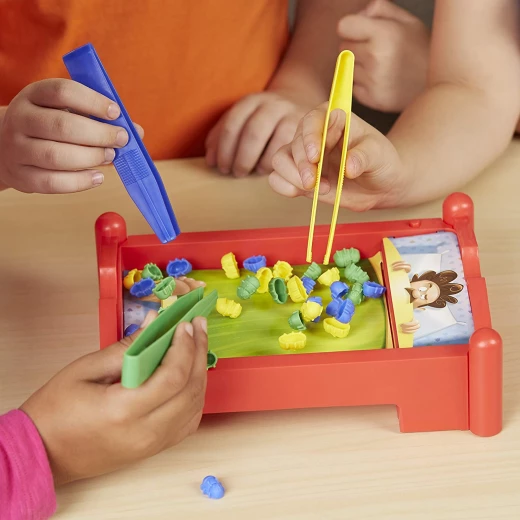 Hasbro Gaming Bed Bugs Family Game Catching Bugs Fun for Kids and Adults 2 to 3 Players - Hasbro Gaming - Image 2