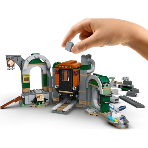 LEGO The Newbury Metro - ليجو - Image 2