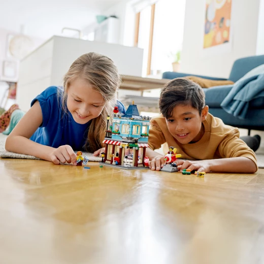 LEGO Townhouse and Toy Shop - ليجو - Image 5
