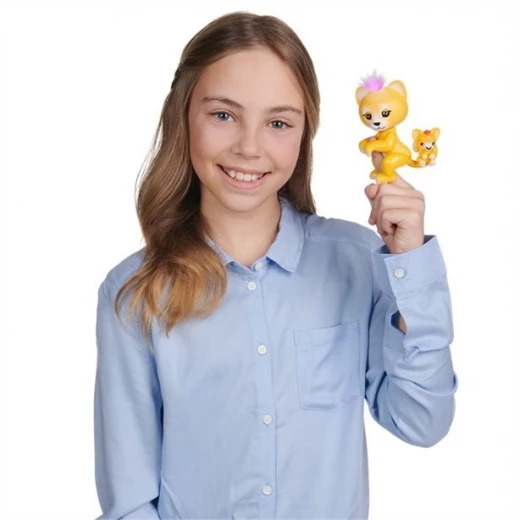 Fingerlings Baby Lion and Mini - Sam and Leo - Interactive Toy - فينجرلينجز - Image 2