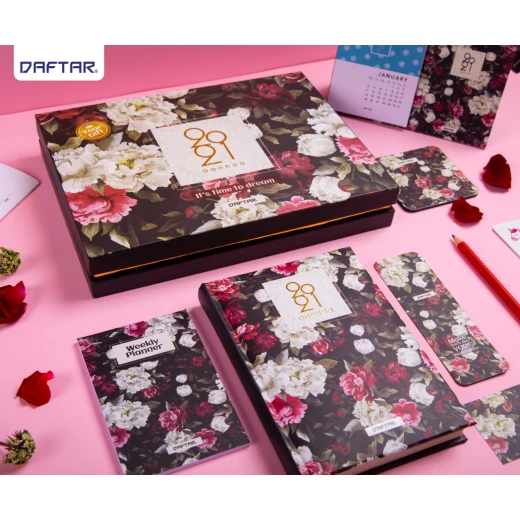Daftar 2021 Agenda with Accessories, White Flowers Daftar 2021 Agenda with Accessories, White Flowers