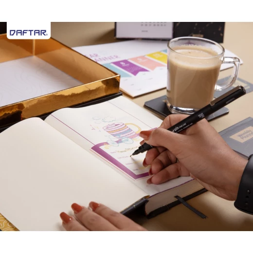 Daftar 2021 Agenda with Accessories, Black & Gold - دفتر - Image 2