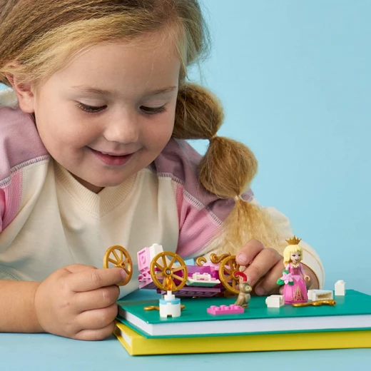 LEGO Disney Aurora’s Royal Carriage Creative Princess Building Kit, 62 Pieces - ليجو - Image 3