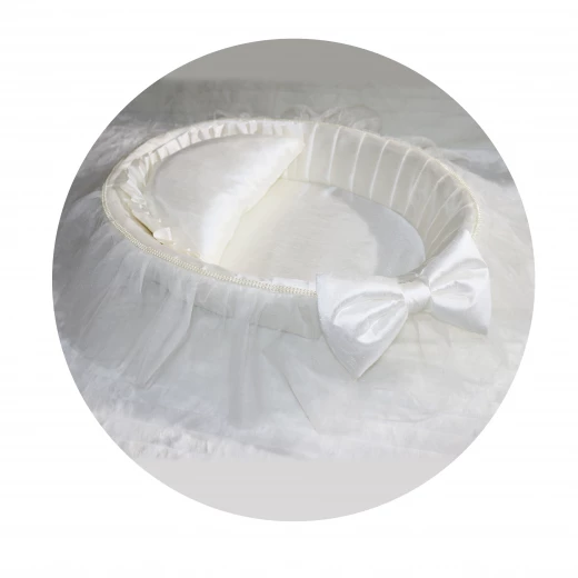 Newborn Carry Cot with Lace & Pearls, White