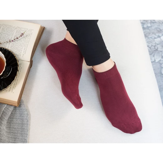 Madame Coco - Leaf Ankle Socks, Burgundy Madame Coco - Leaf Ankle Socks, Burgundy