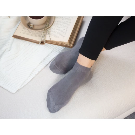Madame Coco - Leaf Ankle Socks, Anthracite Madame Coco - Leaf Ankle Socks, Anthracite