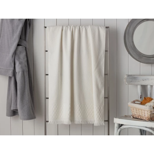 Madame Coco - Velvet Detail Bath Towel, Ecru Madame Coco - Velvet Detail Bath Towel, Ecru