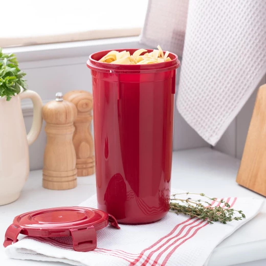 Madame Coco - Round Storage Container - Rio Red 1725 ml Madame Coco - Round Storage Container - Rio Red 1725 ml