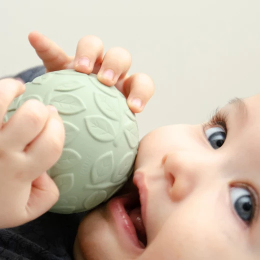 Skip Hop Leaf Sensory Ball Set - Green - سكيب هوب - Image 4