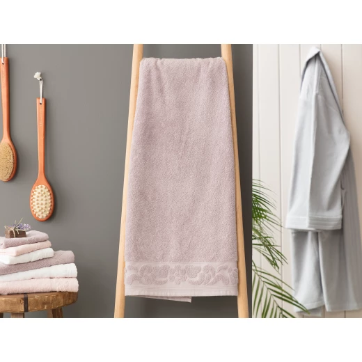 Madame Coco Tilda Border Jacquard Bath Towel - Piglet Pink Madame Coco Tilda Border Jacquard Bath Towel - Piglet Pink