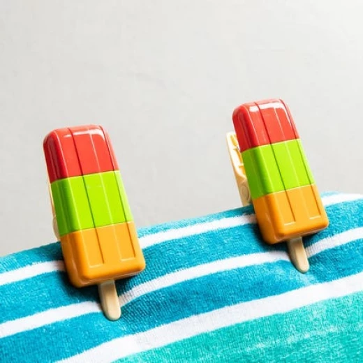 O2COOL Boca Clips Beach Towel Holders - Popsicle Red-Green-Orange - O2Cool - Image 3