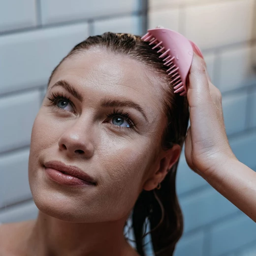 مقشر ومدلك فروة الرأس باللون الزهري، من تانجل تيزر - تانجل تيزر - Image 3
