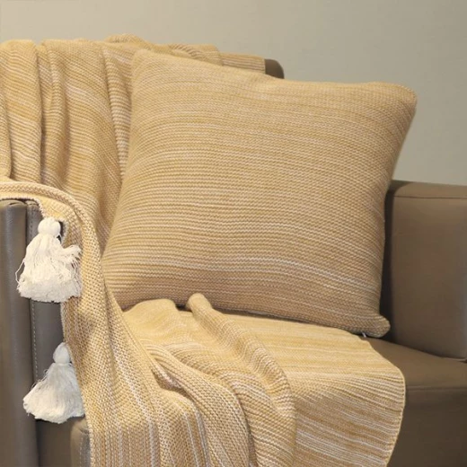 غطاء وسادة محبوك يدوياً, باللون الأصفر و البيج من نوفا هوم - نوفا هوم - Image 3