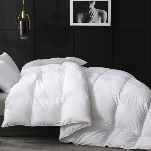 Nova Home Luxury Goose Down Comforter 90%, Size 200x220, White Color Nova Home Luxury Goose Down Comforter 90%, Size 200x220, White Color