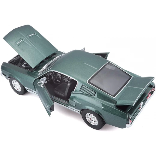Maisto 1967 Ford Mustang GTA Fastback, Scale 1:18, Green Color - Maisto - Image 5