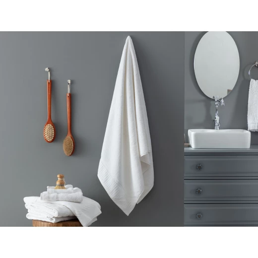 Madame Coco Piano Armure Bath Towel, White Color Madame Coco Piano Armure Bath Towel, White Color