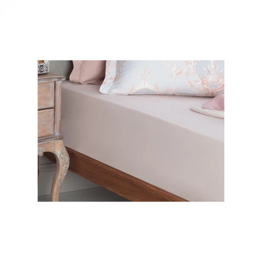 شرشف سرير كينج إلويز رانفورس، باللون الزهري, مقاس 180* 200 من مدام كوكو شرشف سرير كينج إلويز رانفورس، باللون الزهري, مقاس 180* 200 من مدام كوكو