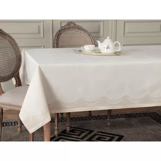 مفرش طاولة لون بيج حجم 160*230 سم من مدام كوكو مفرش طاولة لون بيج حجم 160*230 سم من مدام كوكو