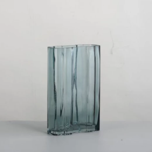 مزهرية زجاج شربات - أزرق فاتح من ارمان مزهرية زجاج شربات - أزرق فاتح من ارمان