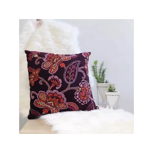 غطاء وسادة تطريز سارة فريد 50*50 من نوفا غطاء وسادة تطريز سارة فريد 50*50 من نوفا