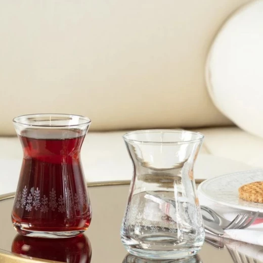 طقم أكواب شاي فرانسيسا ديزي تاتش مكون من 6 قطع من مدام كوكو طقم أكواب شاي فرانسيسا ديزي تاتش مكون من 6 قطع من مدام كوكو