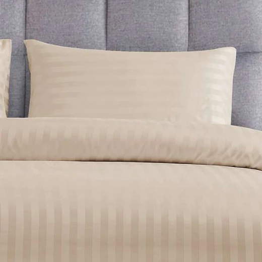 طقم وجه لحاف ستايل فندقي, بحجم 220*260, باللون البيج من نوفا هوم - نوفا هوم - Image 3