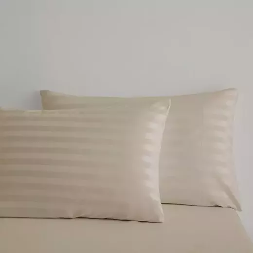 طقم غطاء وسادة ستايل فندقي, باللون البيج, قطعتين من نوفا هوم - نوفا هوم - Image 3
