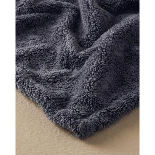 بطانية التلفزيون الناعمة Cozy Wellsoft من إنجلش هوم باللون الأنثراسيت. - انجلش هوم - Image 2