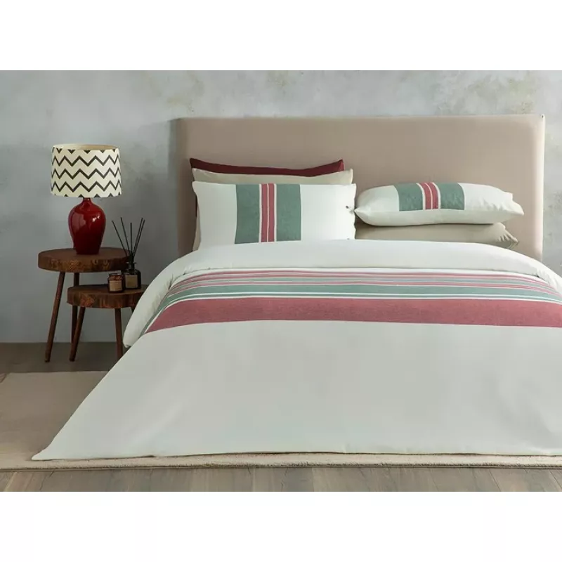 الطقم الشتوي لغطاء السرير سوبر كينج من إنجليش هوم Cosy Stripe بأبعاد 260x220 سم باللونين الأحمر والأخضر - انجلش هوم
