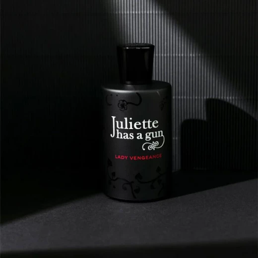 عطر جولييت هاز إيه غان ليدي فينغيانس او دي بارفان 100 مل عطر نسائي برائحة الورد الحسية - جولييت هاز آجن - Image 2