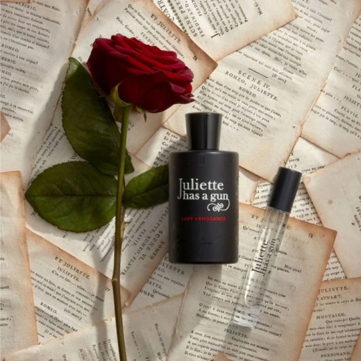 عطر جولييت هاز إيه غان ليدي فينغيانس او دي بارفان 100 مل عطر نسائي برائحة الورد الحسية - جولييت هاز آجن - Image 4