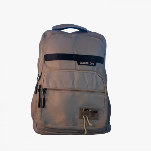 A bag from Clouds Love with a practical design A bag from Clouds Love with a practical design