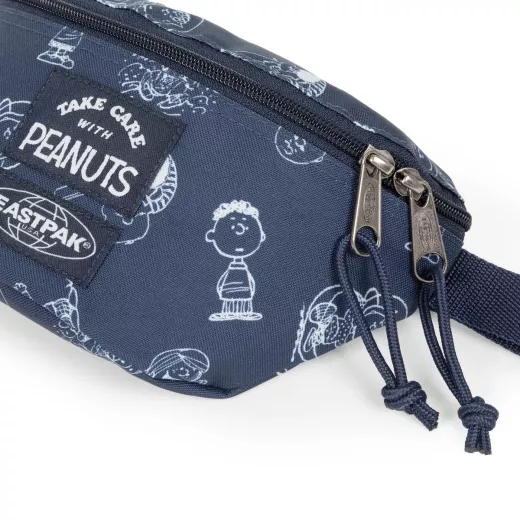 حقيبة خصر صغيرة باللون الكحلي  من إيستباك - ايست باك - Image 4