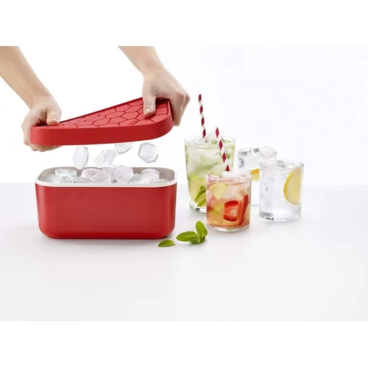 Lekue Ice Box Red Large Capacity Ice Cube Tray with 4 Trays, Silicone Lid, and Anti-Condensation Design, Perfect for Table-Side Presentation - Lekue - Image 6