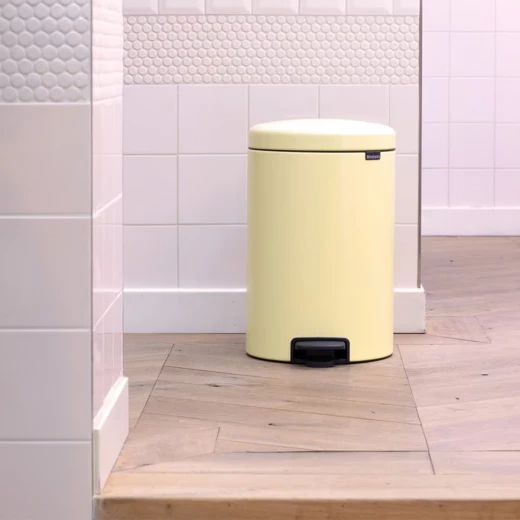 Brabantia NewIcon Pedal Bin 20 Liter Mellow Yellow Steel  modern look to your space M volume tight closing lid, No slipping, no scratching - Brabantia - Image 2