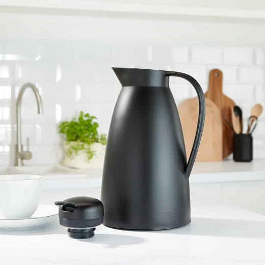 Alfi Eco Vacuum Jug 1 Liter Black Matt with Hygienic Tempered Glass Filler Made of Plastic, Screw Lid with Convenient Push Button - Alfi - Image 4