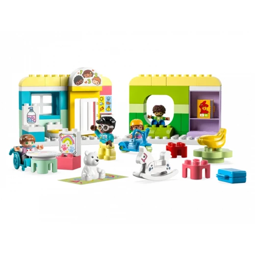 مجموعة ليغو DUPLO مدينة الحياة في مركز الرعاية النهارية 10992، مجموعة ألعاب بناء STEM لمرحلة الطفولة المبكرة للأطفال الصغار، للبنين والبنات التي تحفز الإبداع والتعلم العملي - ليجو - Image 7