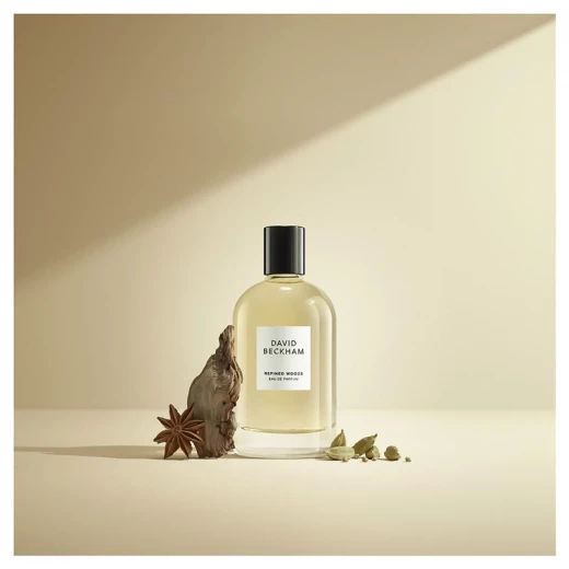 عطر ريفايند وودز أو دو بارفان 100 مل للجنسين، نفحات خشبية وعنبرية، ثبات عالي وأناقة تدوم من ديفيد بيكهام - ديفيد بيكهام - Image 2